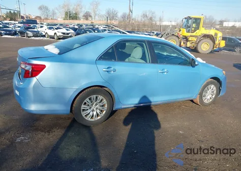 2013 Toyota Camry Le z USA, uszkodzony, nr VIN 4T1BF1FKXDU653743